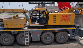 Crane Operator doing Lifting